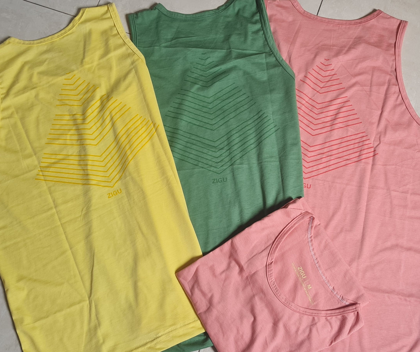 Regata Pirâmide em Linhas